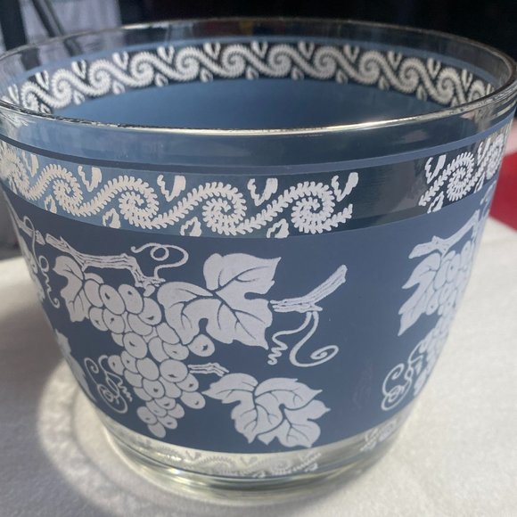 💋 4 FOR $50 - Hazel Atlas Glass ATC41 Ice Bucket Leaves/Grapes on Blue - Picture 2 of 5